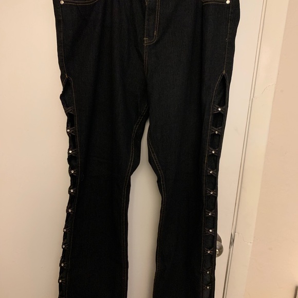 Jeans - Picture 2 of 5